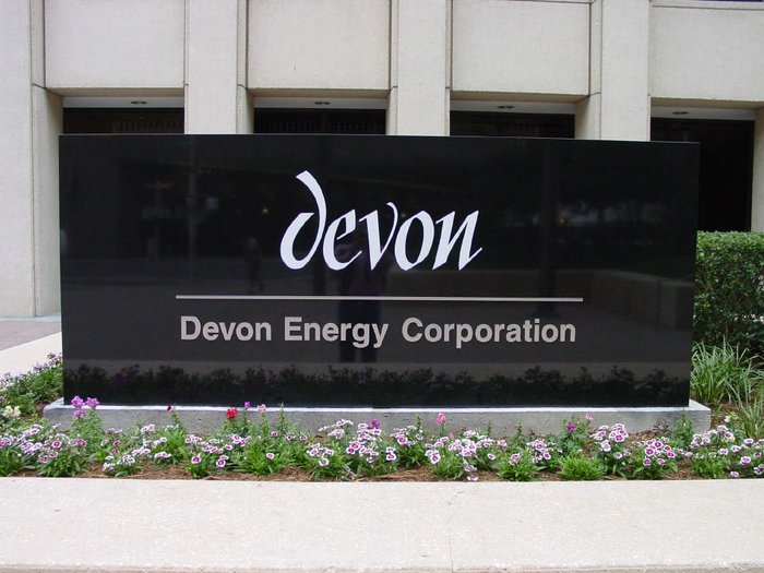 Devon Energy front entrance image
