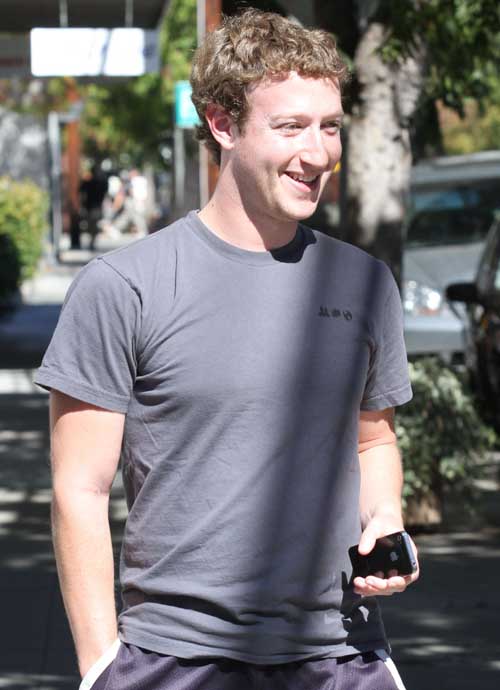 mark zuckerberg iphone facebook whatsApp acquisition millions value price