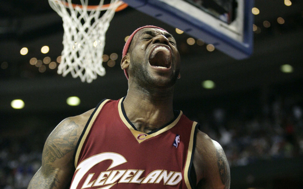 Lebron James returns to the Cleveland Cavaliers in 2014